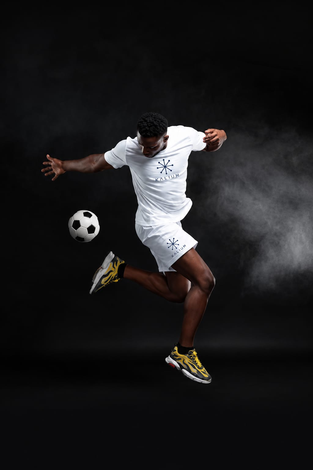Joueur de mini-foot en équipement Kalium